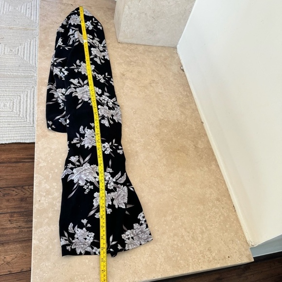 Spiritual Gangster Black and White Floral Print Tie Front Kimono Womens One Size - Picture 10 of 14